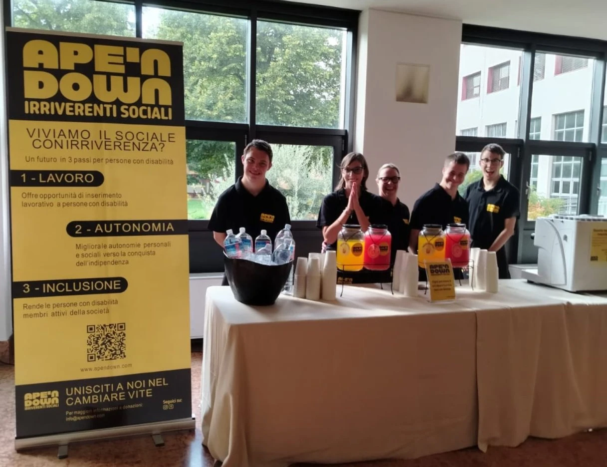 Il team Ape'n Down a Catering UNIVR