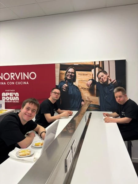 Ape'n Down a Vinitaly 2025 con Signorvino, foto 3